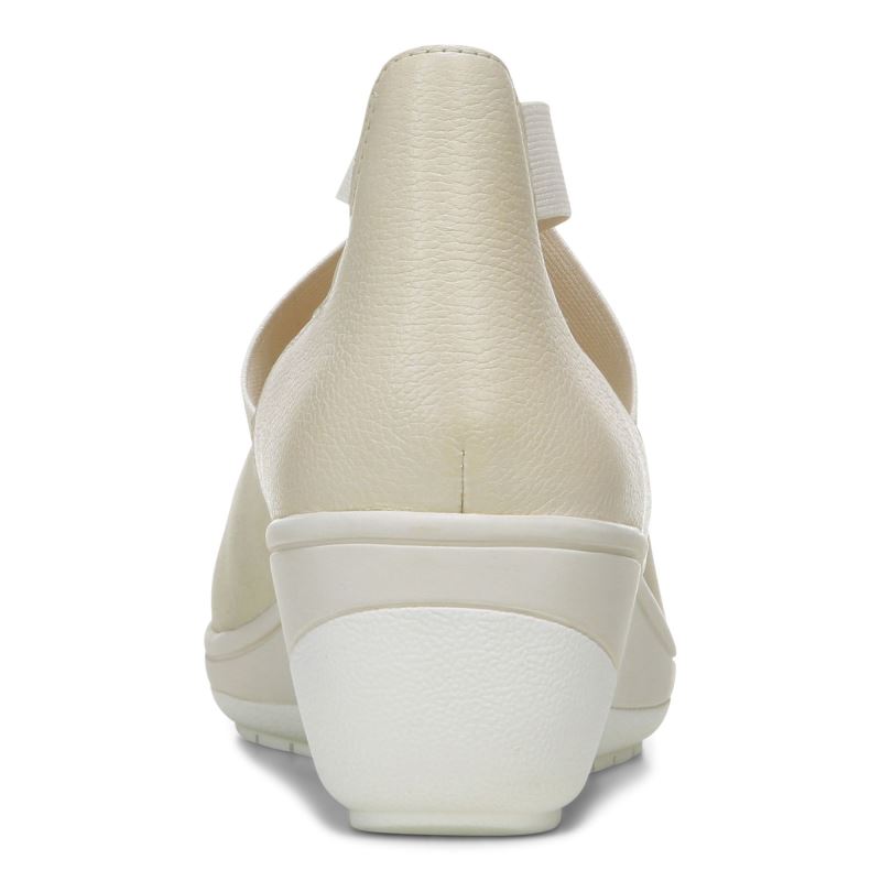 Vionic Women's Ellery Wedge - Cream Suede